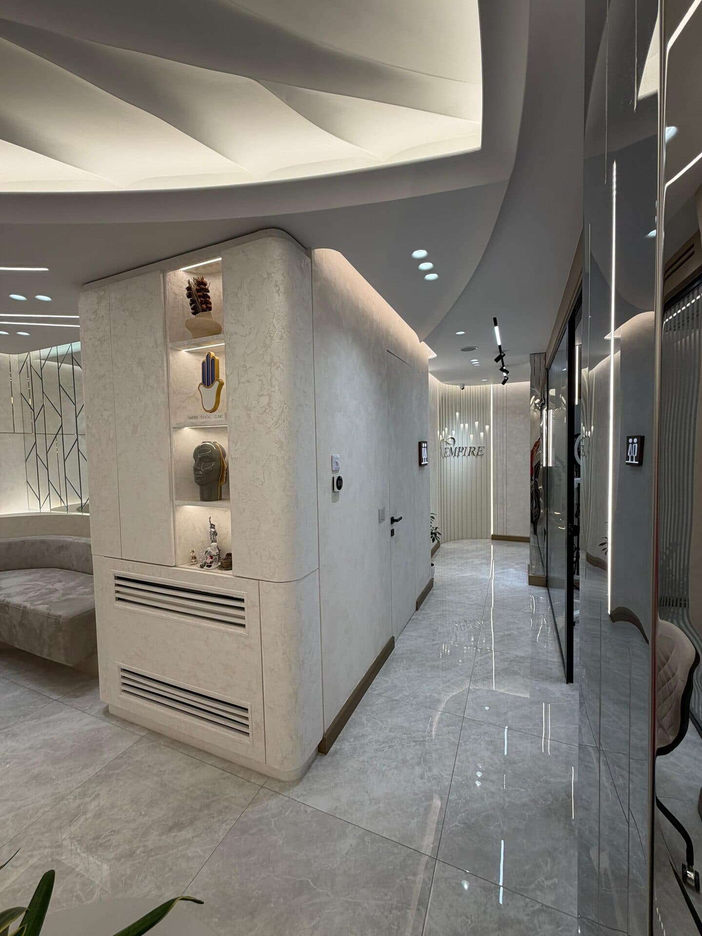 Dental Bonding vs Veneers: Cost, Durability and Which to Choose